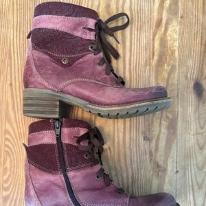 Size 37 Dromedaris Kara Scrunched Leather & Printed Suede Boot - EUC - Violet